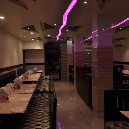 Ashish Restaurant And Guesthouse Surat Exterior photo