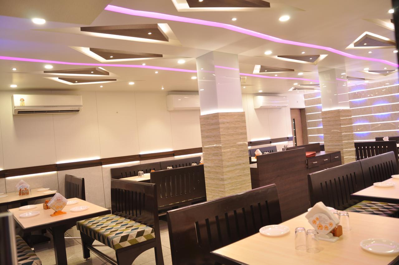 Ashish Restaurant And Guesthouse Surat Exterior photo